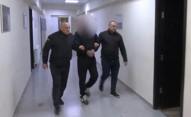 მკვლელობა სიღნაღში - შსს-მ დააკავა 43 წლის მამაკაცი, რომელმაც სანადირო თოფიდან 2 ადამიანს ესროლა, ერთი ადგილზე გარდაიცვალა