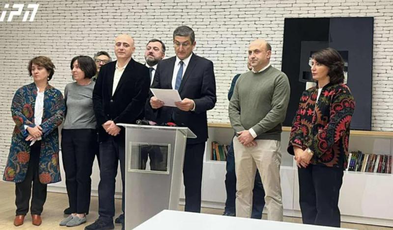 ყოფილი დიპლომატები ევროკომისიის ანგარიშთან დაკავშირებით განცხადებას ავრცელებენ