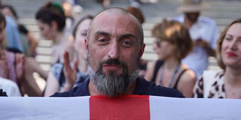 "გიორგი ახობაძეს გზა ჩაუჭრა ავტომობილმა, საიდანაც გადმოსული ორი პირი მას ფიზიკურად გაუსწორდა" - რას აცხადებს შსს აქტივისტ ექიმზე თავდასხმაზე?