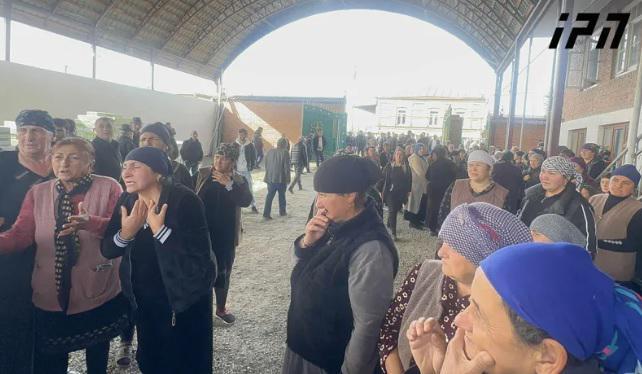 "მირზამ ნიღბიანები რომ დაინახა, ქურდები ეგონა და ისროლა..." -  რას ამბობენ სოფელ კაბალში სპეცოპერაციისას მოკლული მამაკაცის ახლობლები?