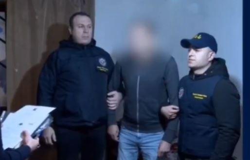 “ქურდულ სამყაროსთან“ კავშირში მყოფმა სპეცრაზმელი მძიმედ დაიჭრა, რის შემდეგაც პოლიციამ მისი ადგილზე ლიკვიდაცია განახორციელა - ბრიფინგი შსს-ში: დაკავებულია 34 პირი