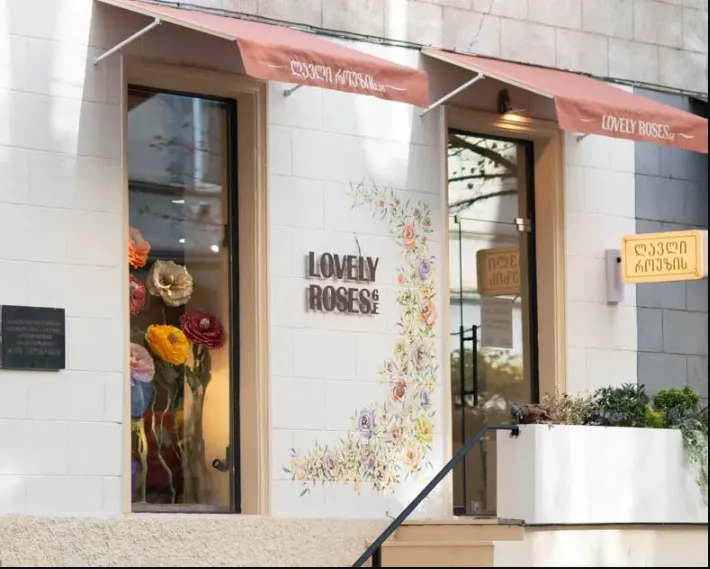 ყვავილები ყველაზე ეფექტური საჩუქარია - ფსიქოლოგების თქმით, სურპრიზები ურთიერთობას სიცოცხლეს უნარჩუნებს