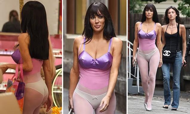 ბიანკა ცენსორი კვლავ ნახევრად შიშველი გამოჩნდა - ამბობენ, რომ მისი ექსცენტრული იმიჯი მეუღლესთან 3-მილიონიანი გარიგების შედეგია