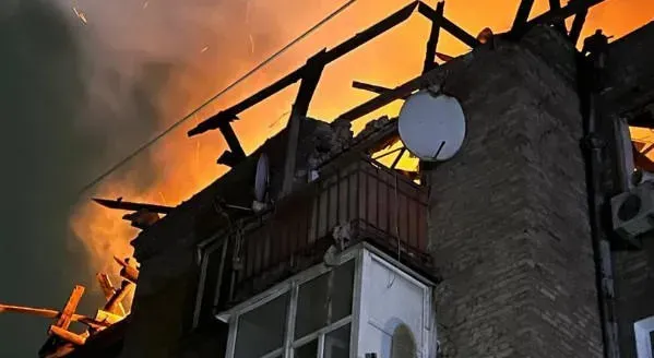 "მტერმა მასშტაბური თავდასხმა განახორციელა" - რუსებმა დნეპროპეტროვსკის ოლქის ქალაქ კამენსკოეს დაარტყეს: დაშავდა 8 ადამიანი