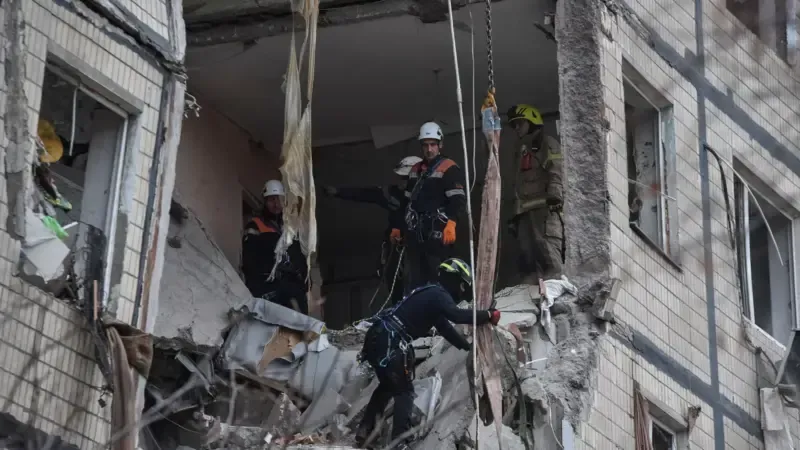 დაღუპულები, ელექტროენერგიის, წყლისა და გათბობის გარეშე დარჩენილი ხალხი - რუსეთმა უკრაინაზე კიდევ ერთი კომბინირებული შეტევა წამოიწყო