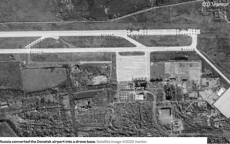 მასშტაბური თავდასხმა რუსეთის დრონების ბაზაზე - რა ჩანს თანამგზავრიდან გადაღებულ ფოტოებზე