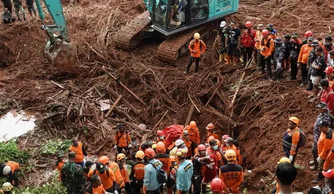 "11 გარდაცვლილია, 12 დაკარგულად ითვლება" - მეწყერი ინდოეთში