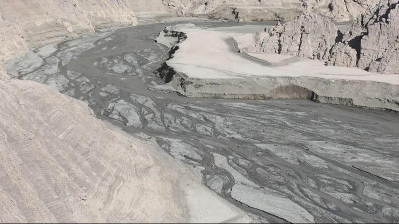 ირანმა  წვიმის ხელოვნურად გამოსაწვევად "ღრუბლების დათესვა" დაიწყო - ქვეყანაში გრძელვადიანი გვალვის გამო, წყალი თითქმის გაქრა