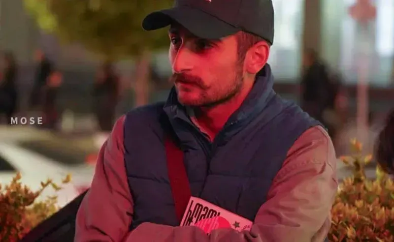 აქციაზე დააკავეს ჟურნალისტი გიორგი მამნიაშვილი, რომელიც პროფესიულ მოვალეობას ასრულებდა