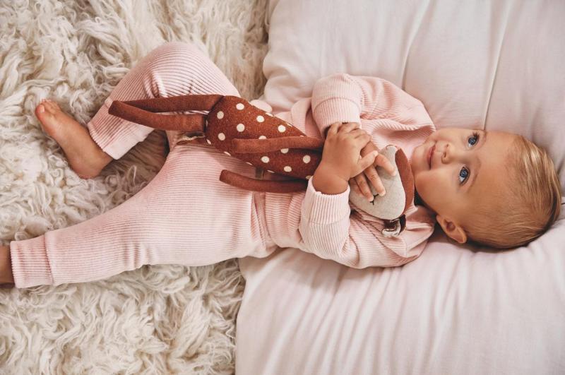 როგორ ჩააცვათ ჩვილს სწორად ცივ სეზონზე - დეტალური გზამკვლევი ახალბედა დედებისთვის