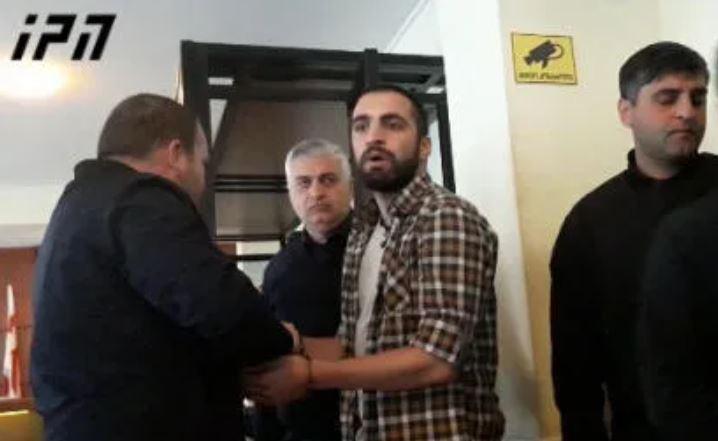 “დასაწვავ მოსკოვში დავიბადე“ - 4 ოქტომბრის მოვლენებთან დაკავშირებით დაკავებული ირაკლი ჩხვირკია სასამართლო პროცესზე