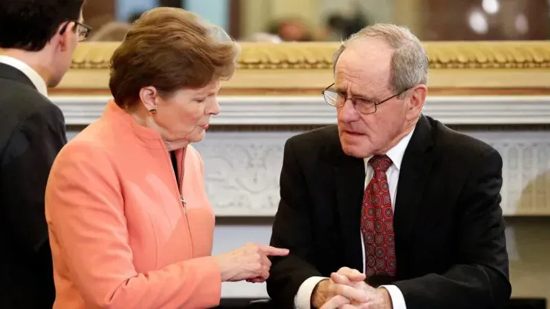 "მოვუწოდებთ მთავრობას, კურსი დაუყოვნებლივ შეცვალოს" - ჯიმ რიში და ჯინ შაჰინი