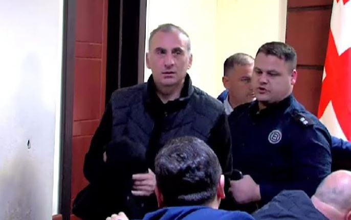 "ვინმეს დაზიანება რომ მნდომებოდა, იმ მანდატურებიდან არავინ იქნებოდა ცოცხალი... ჩემებს მინდა ბოდიში ვუთხრა" - ალეკო ელისაშვილმა სასამართლოზე ტირილი ვერ შეიკავა