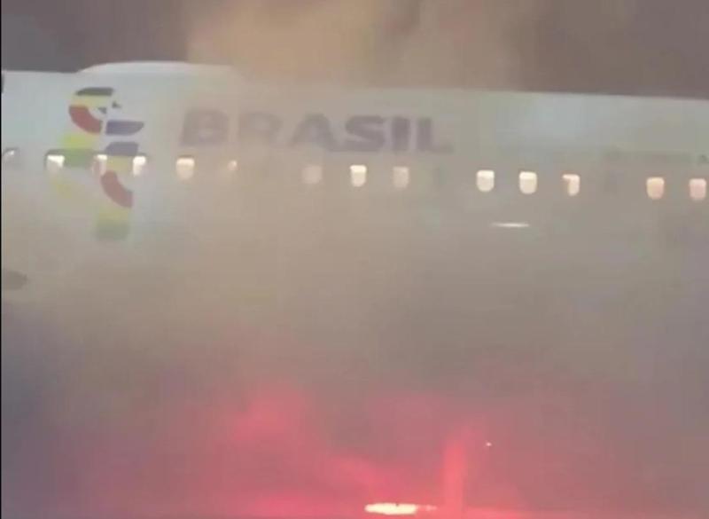 კოშმარული კადრები ბრაზილიიდან: პანიკა და არეულობა თვითმფრინავში, რომელსაც აფრენამდე რამდენიმე წუთით ადრე ცეცხლი გაუჩნდა
