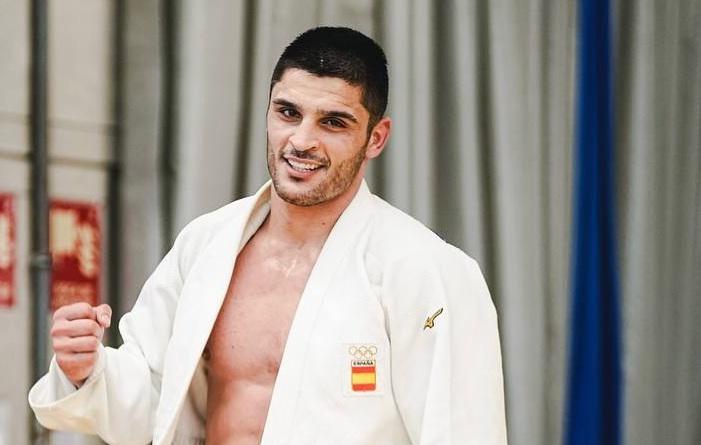 "ძალიან ვწუხვართ, ჩვენი ბრალი არ არის ის, რომ ეს გჭირსო" - ესპანეთის სახელით მოასპარეზე ტატო მოსახლიშვილი ჯანმრთელობის პრობლემებზე საუბრობს