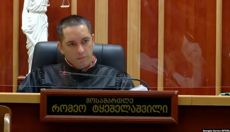 "ჯანმრთელობას გისურვებთ - მესმის, რომ ამ სახით გარკვეულ პროტესტს გამოხატავთ, მაგრამ აქ არის სრული სამართლებრივი ასპარეზი" - მოსამართლე მოშიმშილე ზურაბ ჭავჭანიძეს