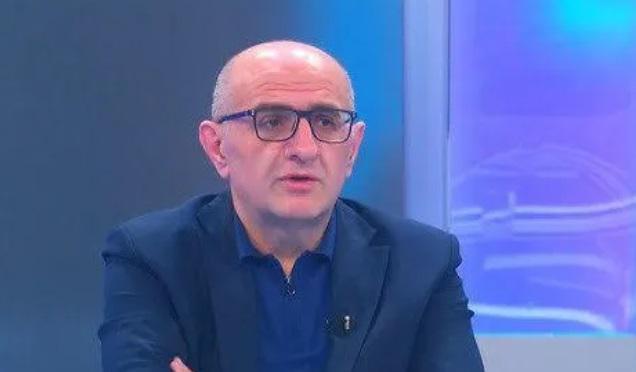 "ეს ხალხი რა შუაშია? 2004 წელს, პირველი ჯარისკაცი რომ დამეღუპა, ძალიან გამიჭირდა მის ოჯახში მისვლა და თქმა, რომ ის დაიღუპა და მე გადავრჩი - ახლაც იგივე შეგრძნება მიჩნდება..." - ლაშა ბერიძე 4 ოქტომბრის აქციის მონაწილეებზე