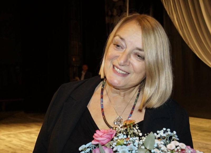 დაუსვი შეკითხვა მაკა მახარაძეს