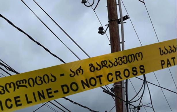 ზუგდიდში დენის დარტყმის შედეგად 30 წლამდე მამაკაცი გარდაიცვალა , რომელიც ელექტროგაყვანილობის სამუშაოებს ასრულებდა: რა დეტალები ხდება ცნობილი