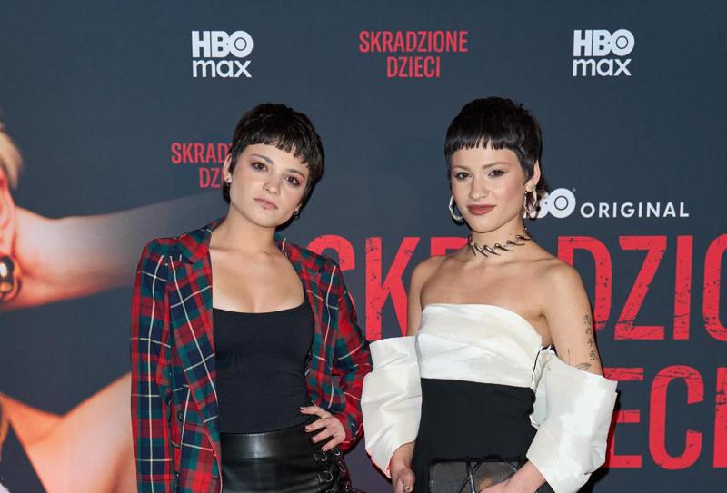 "ვერ ვხვდები, ეგეთი ბოროტი როგორ უნდა იყო, რომ საკუთარი შვილები გაყიდო" - ქართველი ტყუპი გოგონები, რომლებმაც მსოფლიო აალაპარაკეს, ამბობენ,  რომ კიდევ ერთი ძმა იპოვეს