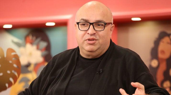 ემიგრანტი ნატატო გიორგაძე წერს, რომ აშშ-ში ლაშა ღლონტის ერთი კონცერტი პროტესტის გამო ჩაიშალა, მეორე - ვიწრო წრეში ჩატარდა -  მომღერალი ამას უარყოფს: "სავსე იყო დარბაზი"