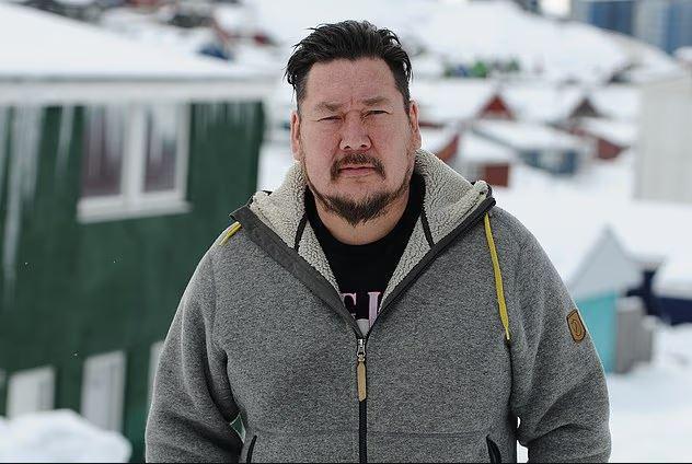 "საცოლეც დამშორდა..." - გრენლანდიის მცხოვრები, ტრამპისტი მამაკაცი ამტკიცებს, რომ დანიელები სდევნიან, თუმცა, ის კუნძულიდან სწორედ დანიაში გაიქცა მასზე თავდასხმის შემდეგ