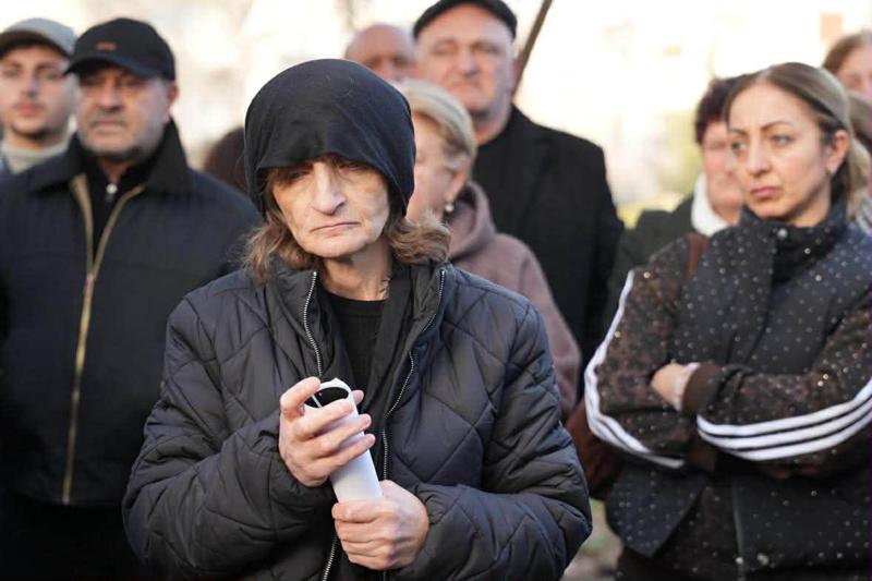 "ალბათ მთელმა საქართველომ გაიგო, რომ გენპროკურორი გიორგი გვარაკიძე ჩემი დედიკოს უახლოესი მეგობრის შვილია, მაგრამ უკან არ დავიხევ!" - რას წერს მოკლული გიგა ავალიანის დედა