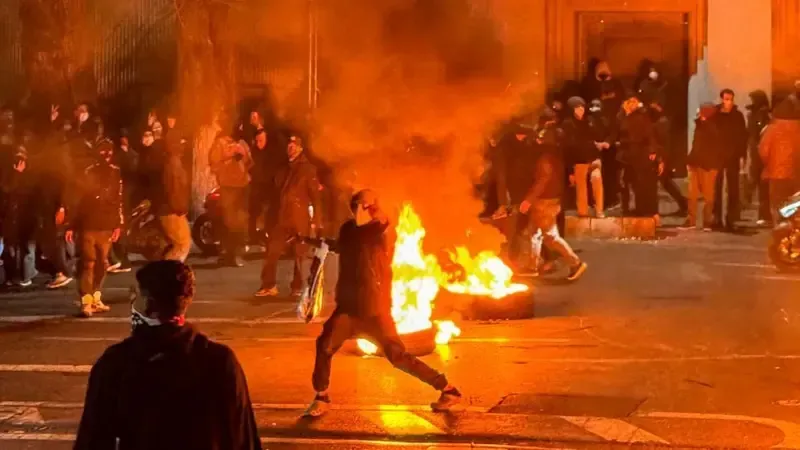 კლინიკები გადატვირთულია დაჭრილებით, ახალგაზრდებს პირდაპირ ესროდნენ თავში - რა ვითარებაა ირანში, სადაც ანტისამთავრობო პროტესტი გრძელდება