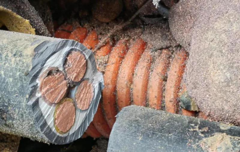 რიკოთის მაგისტრალზე გარე განათების კაბელების დაზიანებისა და ქურდობის ფაქტები დაფიქსირდა - რა განცხადებას ავრცელებს გზების დეპარტამენტი