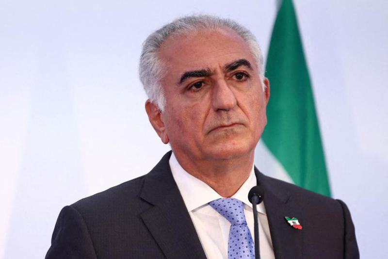 “ჩემო თანამემამულეებო დახმარება გზაშია. განაგრძეთ ბრძოლა - ჩვენსა და რეჟიმს შორის სისხლის ზღვაა“ - რეზა ფეჰლევი ირანელ ხალხს