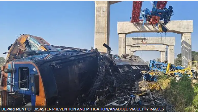 32 დაღუპული და ათეულობით დაშავებული: სამგზავრო მატარებელს სამშენებლო ამწე დაეცა - ტაილანდში მომხდარი ტრაგედიის დეტალები