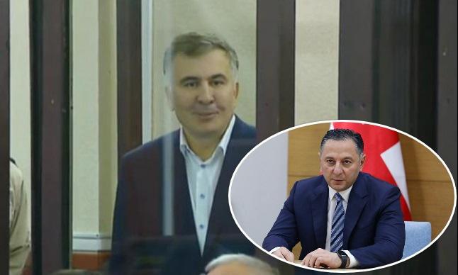 "გომელაურს გადაეცით, რომ მაგასაც ვიბარებ რუსთავში, უშიშროების საბჭოს სხდომაზე..." - მიხეილ სააკაშვილი