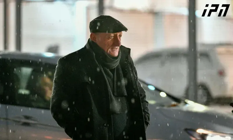 მზია ამაღლობელის მოსანახულებლად მისი ძმა შევიდა