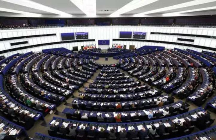 Le Monde - გრენლანდიაზე ტრამპის მუქარების ფონზე ევროპარლამენტმა აშშ-სთან სავაჭრო შეთანხმების რატიფიცირება გაყინა