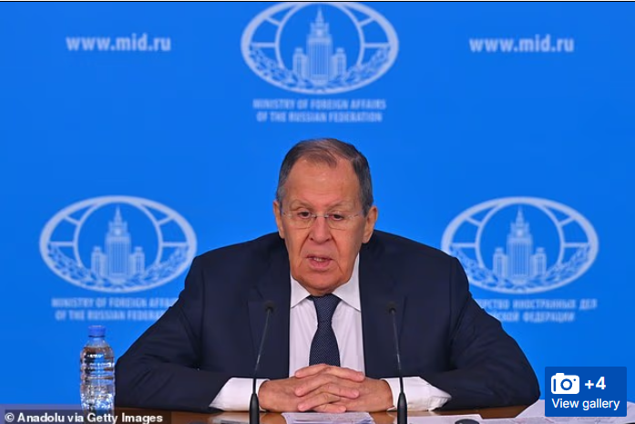 სერგეი ლავროვი აცხადებს, რომ “დრო მოვიდა დიდ ბრიტანეთს "დიდი" აღარ ეწოდებოდეს", გრენლანდია კი "დანიის ბუნებრივი ნაწილი არ არის"