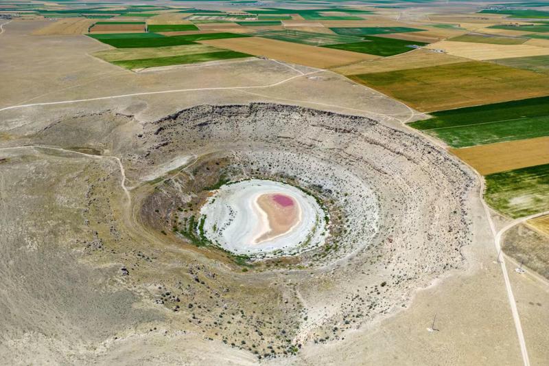 "მსოფლიო შევიდა ეპოქაში, როდესაც წყლის მარაგები გლობალურად იწურება“ - საგანგაშო ანგარიში და ნიშნები, რომელიც დედამიწაზე სულ უფრო ცხადად ჩანს