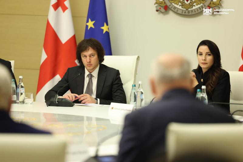 “ხელისუფლება ვართ პასუხისმგებელი იმაზე, რომ ჩვენი მოსახლეობის სოციალური ინტერესები მაქსიმალურად იყოს დაცული“ - პრემიერის კომენტარი ფარმაცევტული კომპანიების წარმომადგენლებთან შეხვედრის შემდეგ