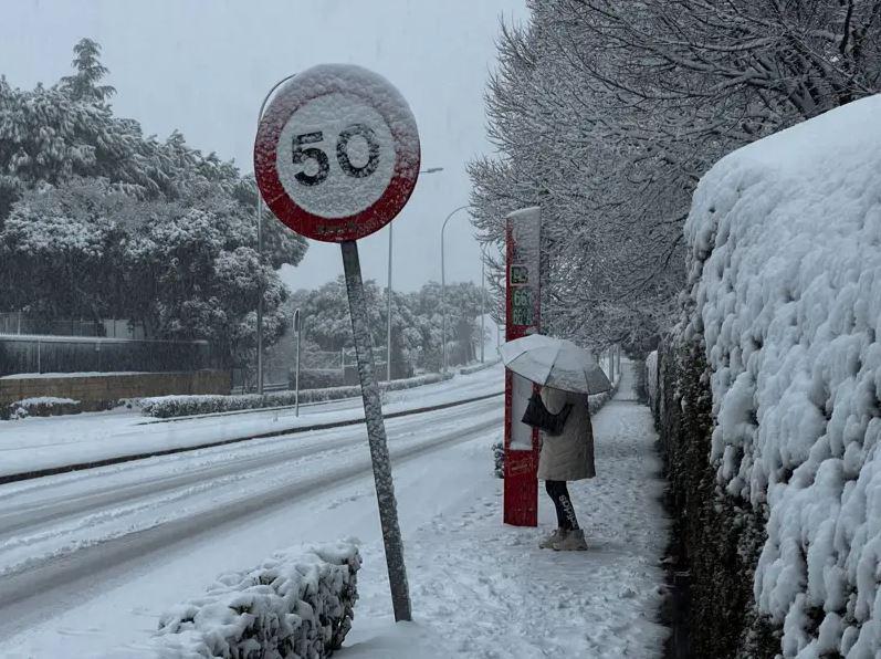 პორტუგალიას ატლანტიკური ციკლონი და შტორმი დაატყდა თავს - დაიღუპა 5 ადამიანი, ქვეყანა სტიქიის ზარალს ითვლის (ფოტო)