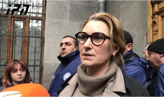 "აკადემიური საბჭოს სხდომა იყო იმ ტიპის, როგორიც საბჭოთა კავშირში იმართებოდა. ჯაბა სამუშიას არ აქვს კითხვები, თქვა, რომ სახელმწიფოს ჰქონია უფლება, უნივერსიტეტები გააერთიანოს" - ქეთევან ხუსკივაძე