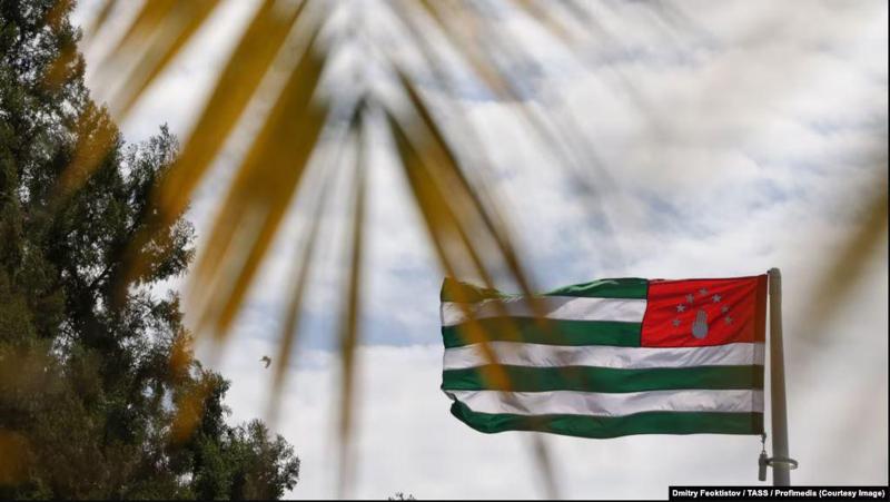 ოკუპირებულ აფხაზეთში 40 წლამდე მამაკაცმა 14 წლის სკოლის მოსწავლე გაიტაცა - ე.წ. პროკურატურის ცნობით, ის არასრულწლოვანზე ქორწინებას გეგმავდა