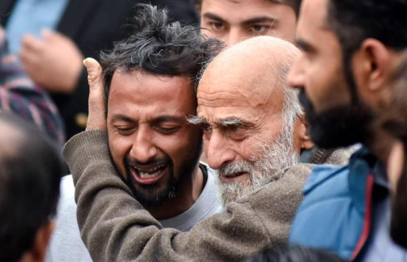 თვითმკვლელმა ტერორისტმა მეჩეთში  31 ადამიანი იმსხვერპლა - უმძიმესი კადრები პაკისტანიდან