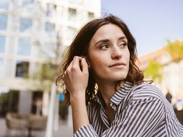 6 მიუწვდომელი ქალი: ზოდიაქოს რომელი ნიშნები გამოირჩევიან ცივი ხასიათით და რატომ არ უშვებენ მამაკაცებს ახლოს?