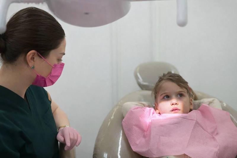 იცით, რა გავლენა აქვს დედის რძეს კბილებზე და რა შემთხვევაში შეიძლება დააზიანოს მინანქარი?