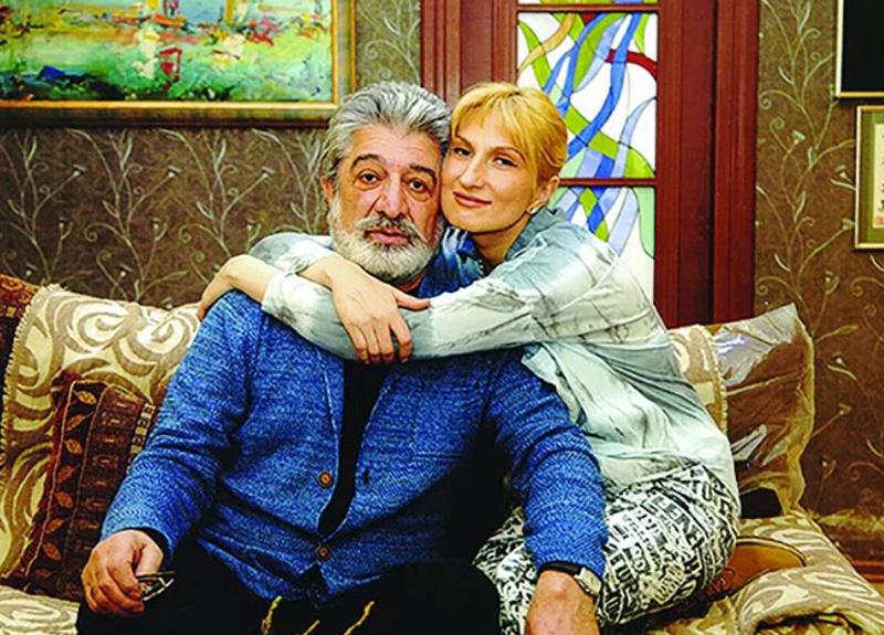 "პერიოდულად ქვეყნდება მამას კადრები კულისებიდან, რაც არ მინახავს და ამის ნახვაც ძალიან მიმძიმს..." - ქეთი წიკლაური მამაზე და დიდ მონატრებაზე