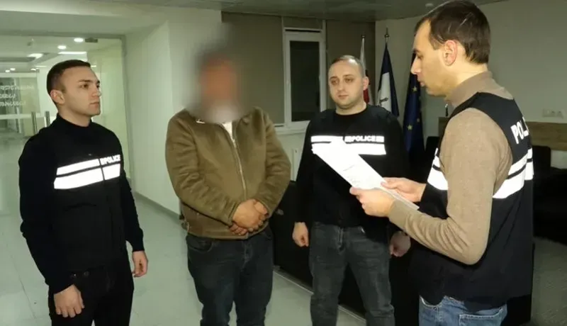 "დაკავებულია იორდანიის მოქალაქე, რომელიც სისტემატურად ახორციელებდა გარყვნილ ქმედებას საკუთარი არასრულწლოვანი ქალიშვილების მიმართ" - შსს