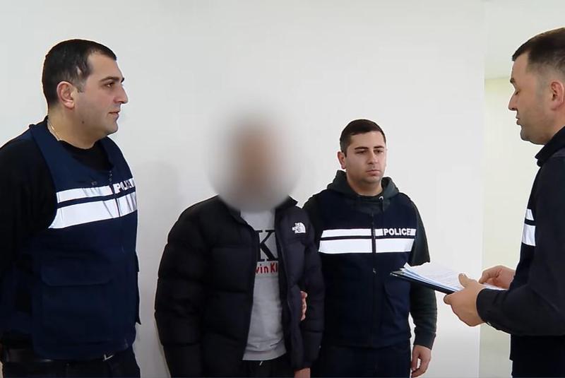 დააკავეს მამაკაცი, რომელმაც 14 წლამდე გოგონებს სოციალური ქსელით ინტიმური ვიდეო გაუგზავნა და მათგან ანალოგიურს ითხოვდა - შსს დეტალებს ავრცელებს