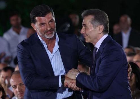 “ის იყო პირველი, ვინც ხმამაღლა ისაუბრა იმ უდიდეს გამოწვევაზე, რასაც "დიფ-სთეითი“ წარმოადგენს" - კახა კალაძე ბიძინა ივანიშვილს დაბადების დღეს ულოცავს