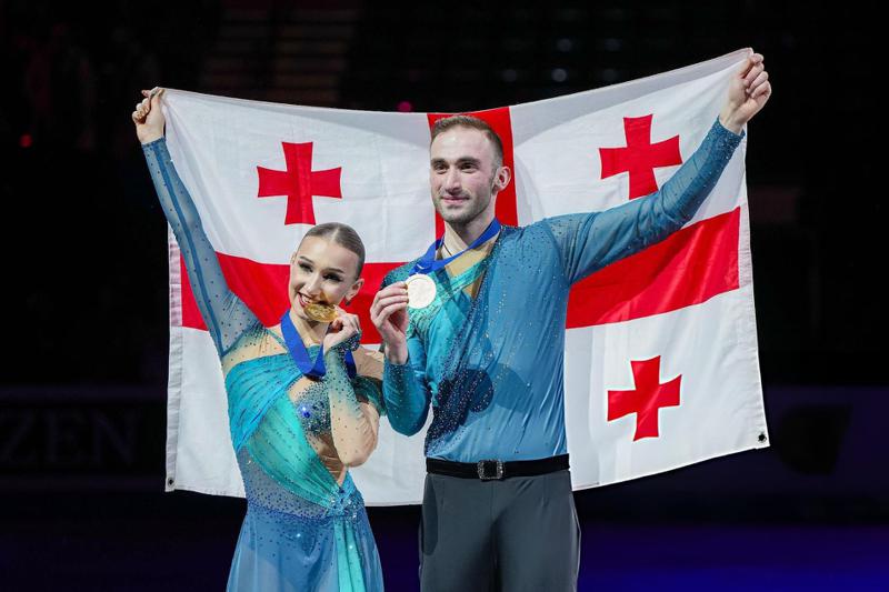 ზამთრის ოლიმპიადის ვერცხლის მედალოსნები ლუკა ბერულავა და ანასტასია მეტელკინა, ნახევარ-ნახევარ მილიონიან პრემიას მიიღებენ