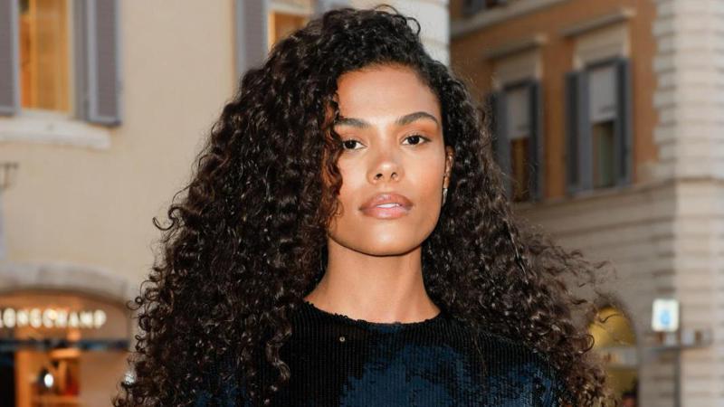 ხვეული თმის მოვლის მინიმალისტური რუტინა