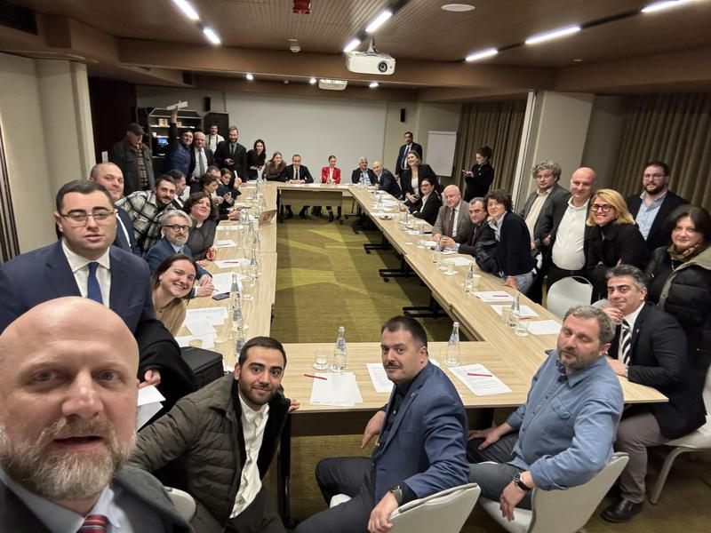 ოპოზიციის ნაწილმა ალიანსი შექმნა - რომელი პარტიები შედიან ალიანსში და რა იქნება მათი სტრატეგია?